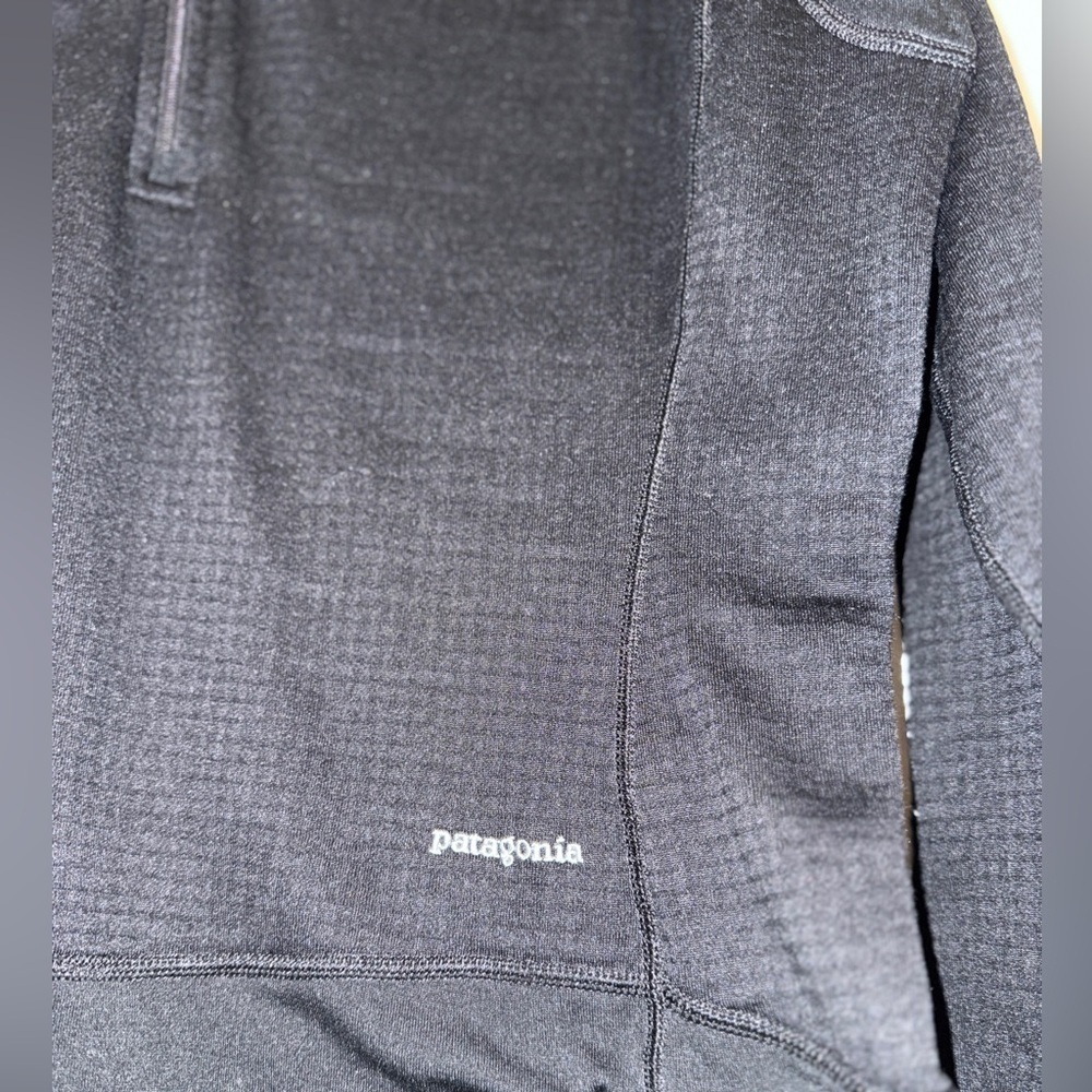 Patagonia Women's Black LX Quarter-Zip Jacket - Picture 7 of 12
